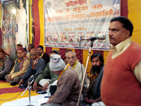 The convever welcomed the poets during Kavi Sammelan